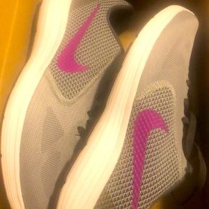 BNIB women’s Nike revolution 3 size 9.5 gray and purple